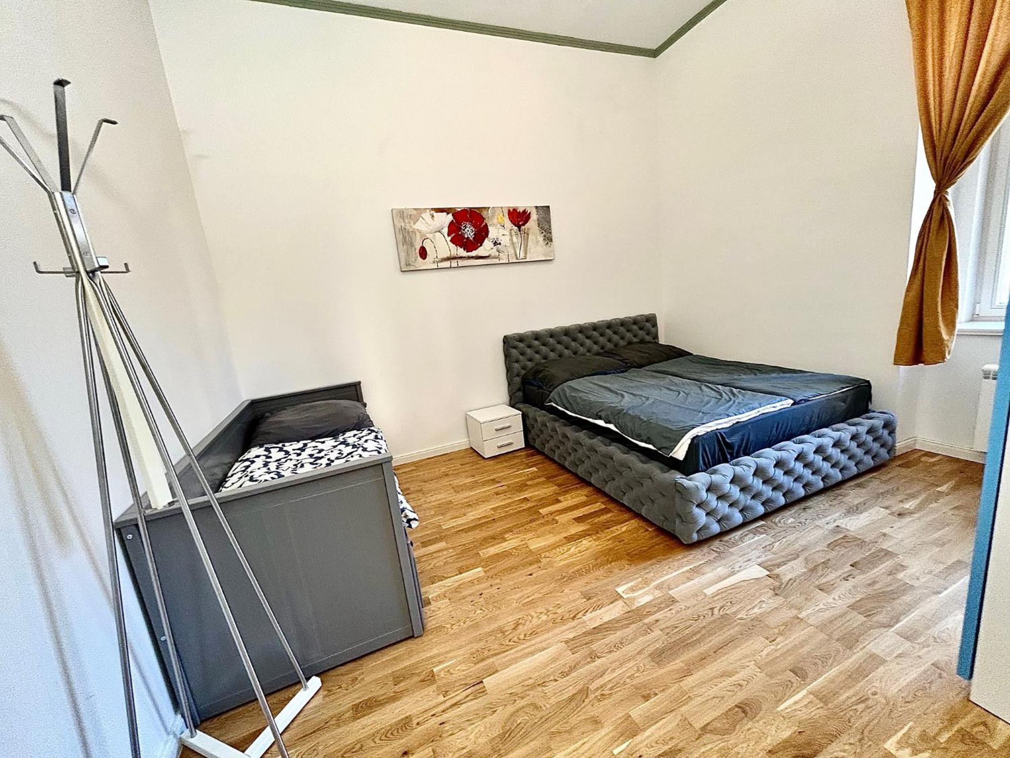 New 50m Charles Square Appartement